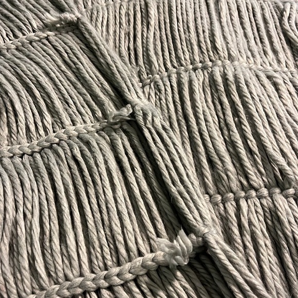 Nate Berkus chunky yarn throw blanket - Picture 6 of 6